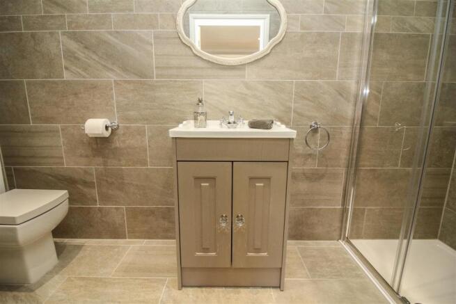 Master En-Suite