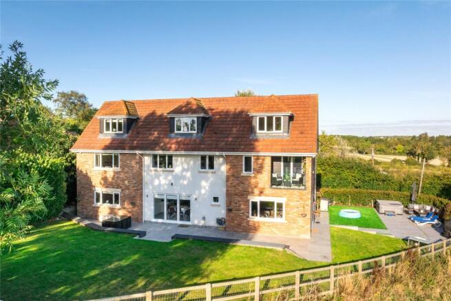 31, Renhold Road photo 2