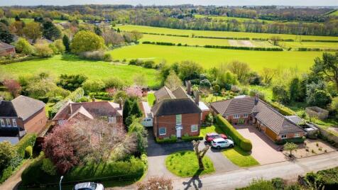 Latham Close, Burton on Trent, DE15 image 17