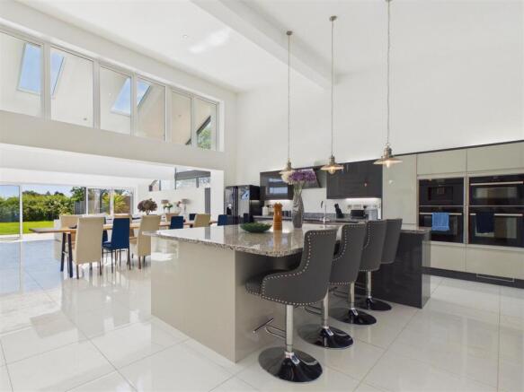 Open Plan Kitchen/Dining Area