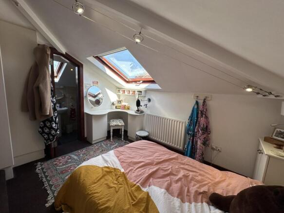 bedroom.JPG