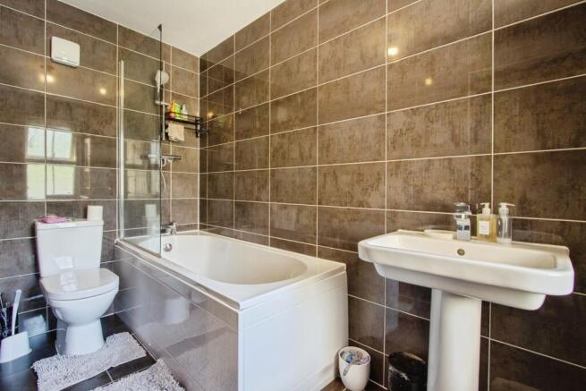4 bed Semi-Detached for sale Image 7