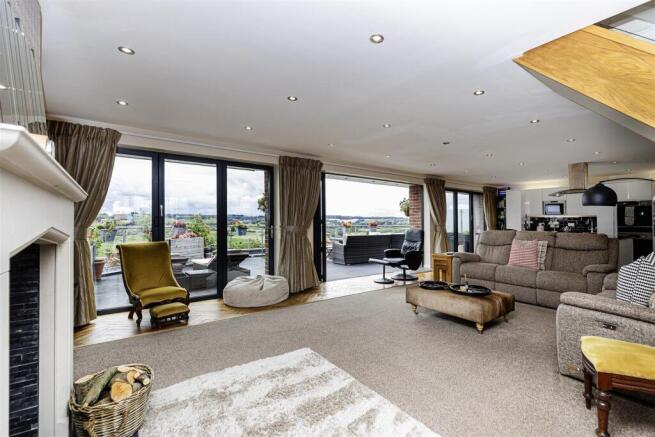 Bramleys Estate Agents - Foxroyd - Dewsbury (56).j
