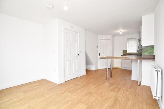 3 bed Semi-Detached for sale Image 6
