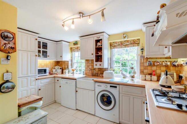 8562894-interior05v2.jpg