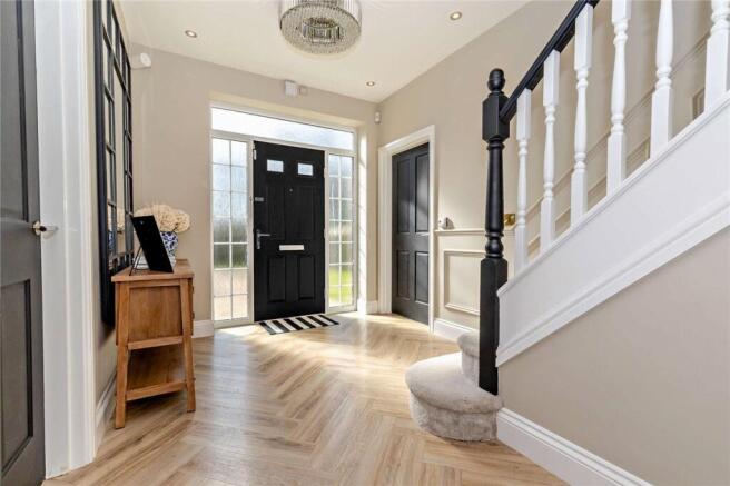 6 bed Detached for sale Image 10