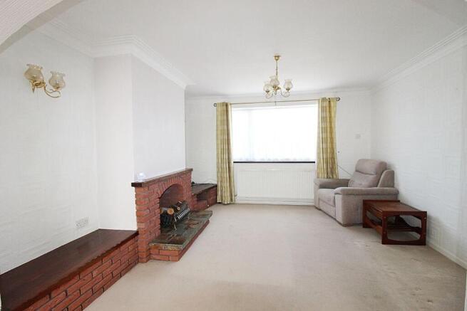 3 bed Semi-Detached for sale Image 4