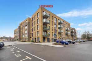39, James Smith Court, Dartford DA1 5XF