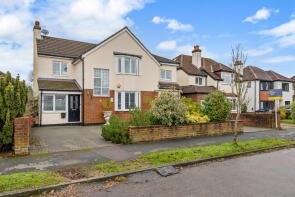 11a Trian, Manor Avenue, Caterham CR3 6AP