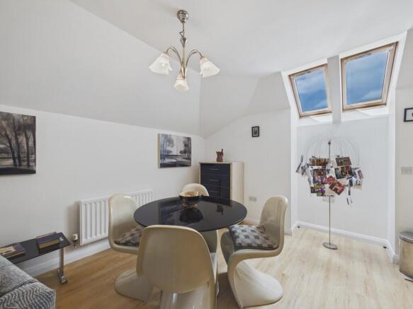 2 bed Apartment for sale Image 8