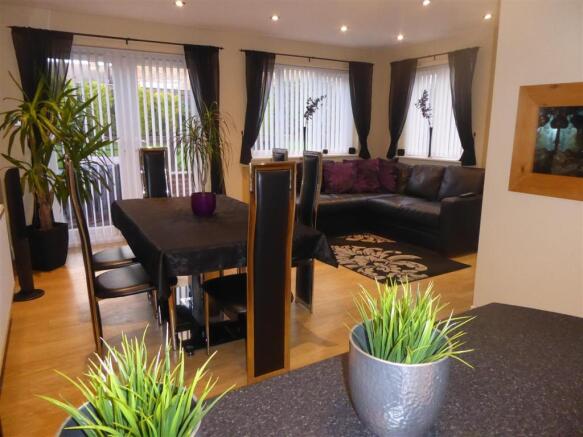 GARDEN ROOM