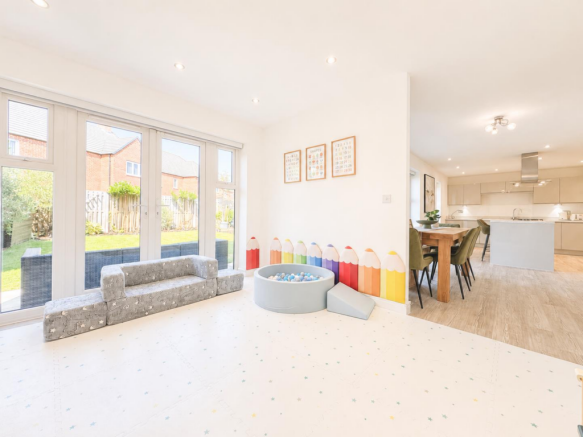 4 bed Detached for sale Image 9