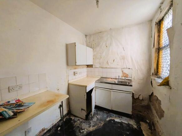 Kenwyn Street, Manchester, M40 7AE photo 4