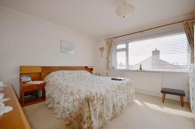 Bedroom 1.jpg
