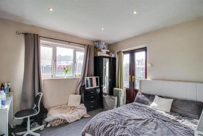 3 bed Semi-Detached for sale Image 4