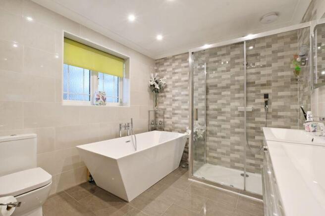 Main Bedroom Ensuite