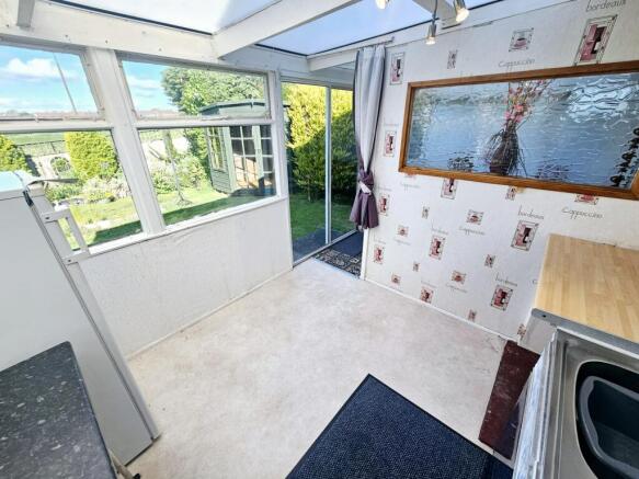 4 bed Semi-Detached Bungalow for sale Image 6