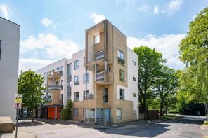 339, Glenalmond Avenue, Cambridge CB2 8DT