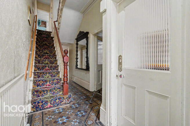 6 bed Semi-Detached for sale Image 5