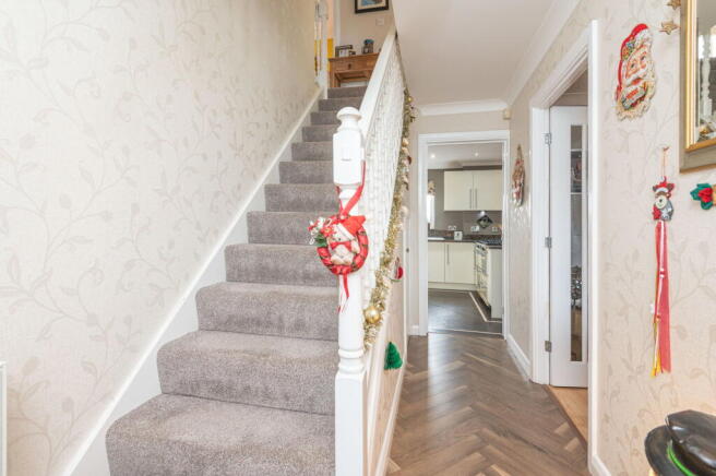 4 bed Detached for sale Image 6