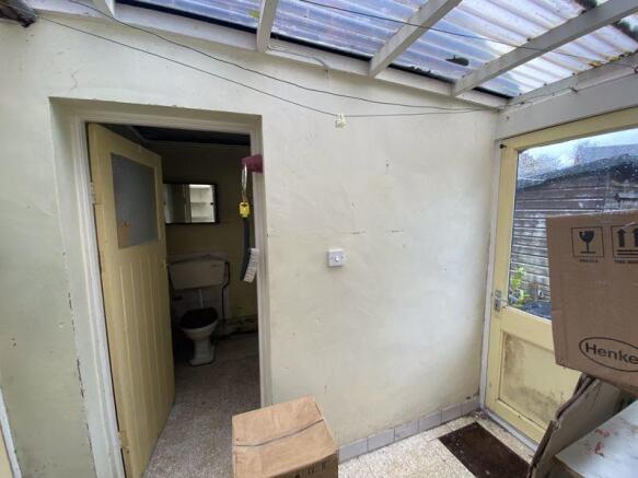 Side Covered Passageway