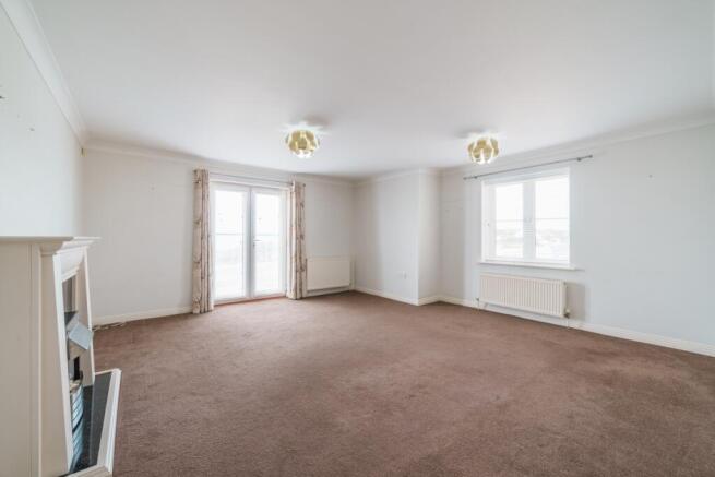 Ross House, 60 Marine Parade West, Lee-on-the-Solent, Hampshire, PO13 photo 4