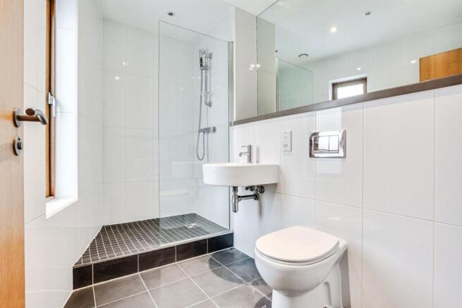 2 bed Flat for sale Image 10
