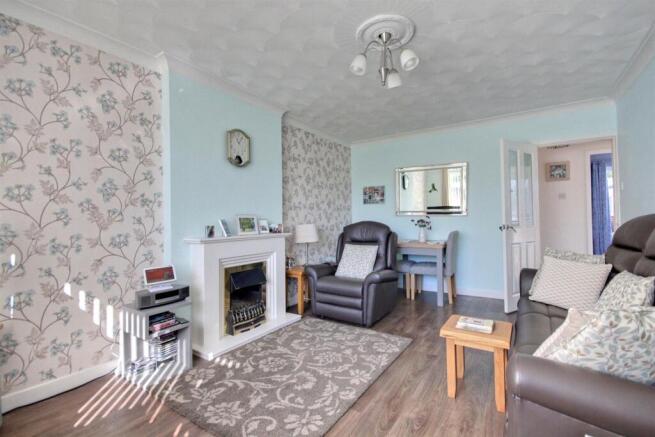 2 bed Semi-Detached Bungalow for sale Image 5