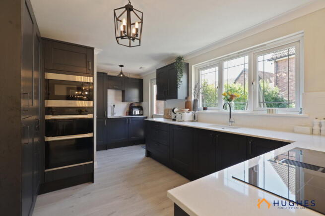 4 bed Detached for sale Image 4