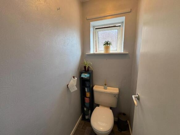 3 bed Semi-Detached to rent Image 7