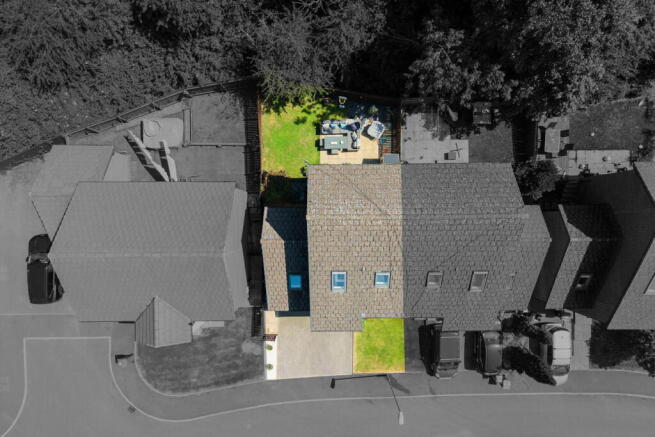 4 bed Semi-Detached for sale Image 4