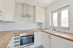 51, Peartree Avenue, London SW17 0JG