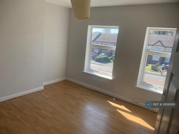Large 1st Floor Front Bedroom
