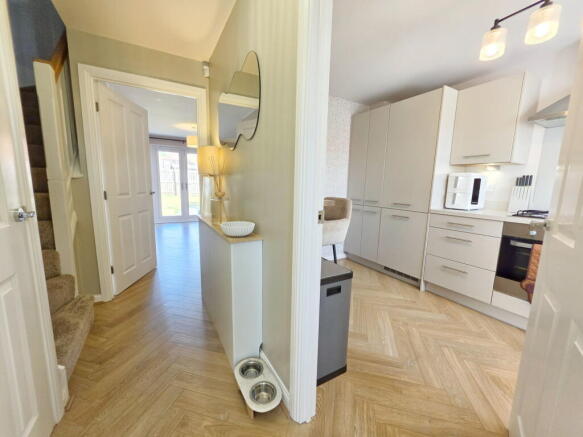 3 bed Semi-Detached for sale Image 2