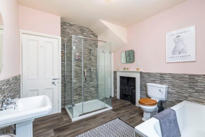 5 bed Semi-Detached for sale Image 12