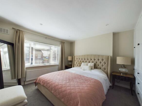 bed 1.jpg