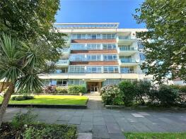 Flat 11, Merlynn, Devonshire Place, Eastbourne BN21 4AQ