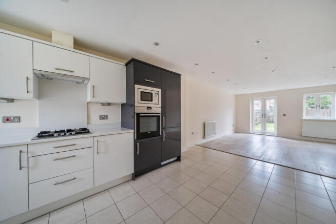 1387188-10-693184...