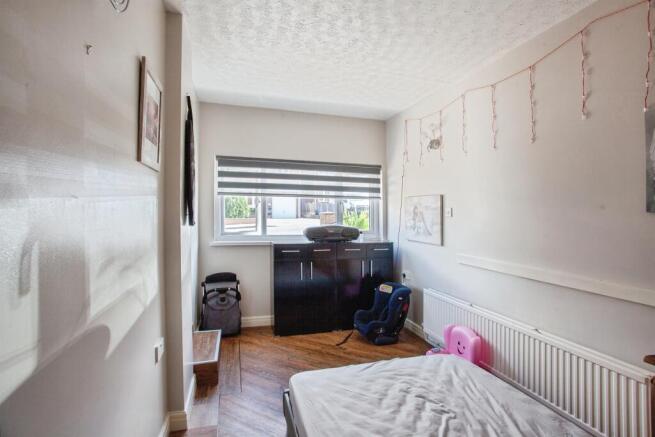 4 bed Detached for sale Image 7