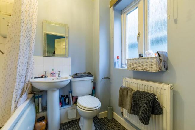 Bathroom - WC.jpg