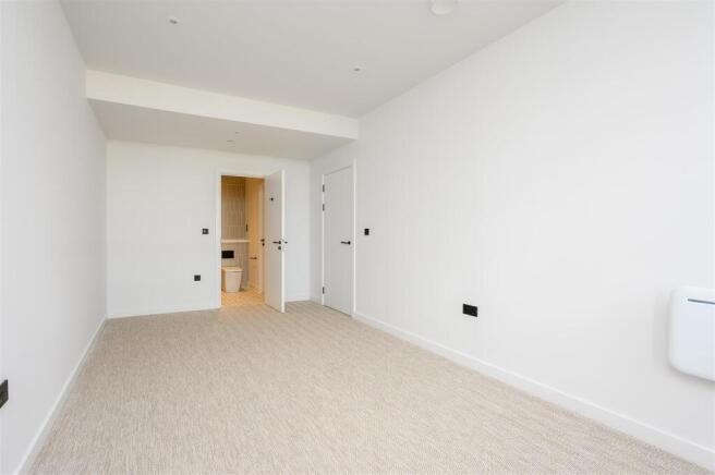 2 bed Apartment for sale Image 9