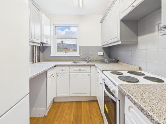 2 bed Flat for sale Image 7