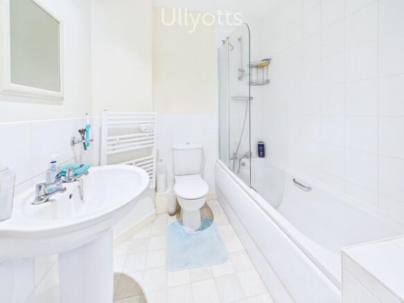 2 bed Flat for sale Image 9