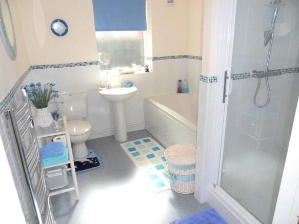 BATH/SHOWER ROOM