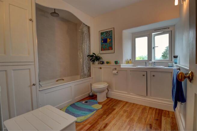 Family Bathroom.jpg