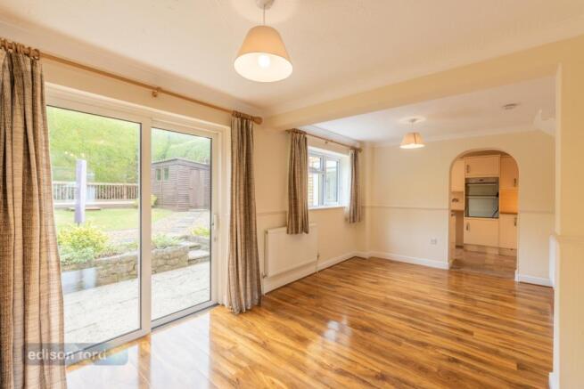 30 Cornwall Crescent (4)