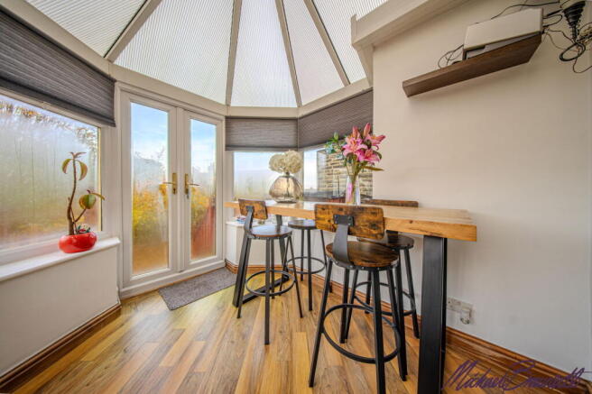 3 bed Semi-Detached for sale Image 3