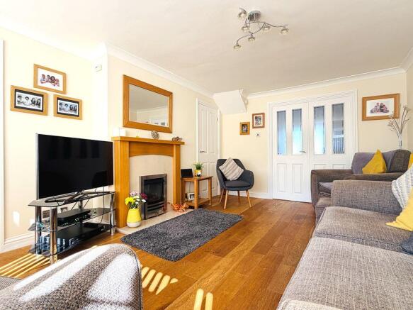 3 bed Semi-Detached Bungalow for sale Image 4