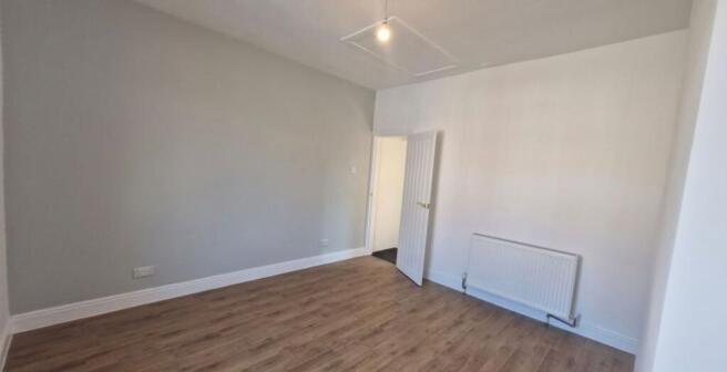 2 bed House to rent Image 11