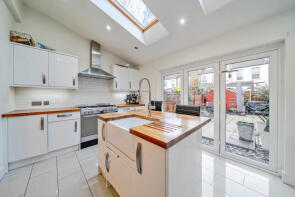 24, Kenlor Road, London SW17 0DF